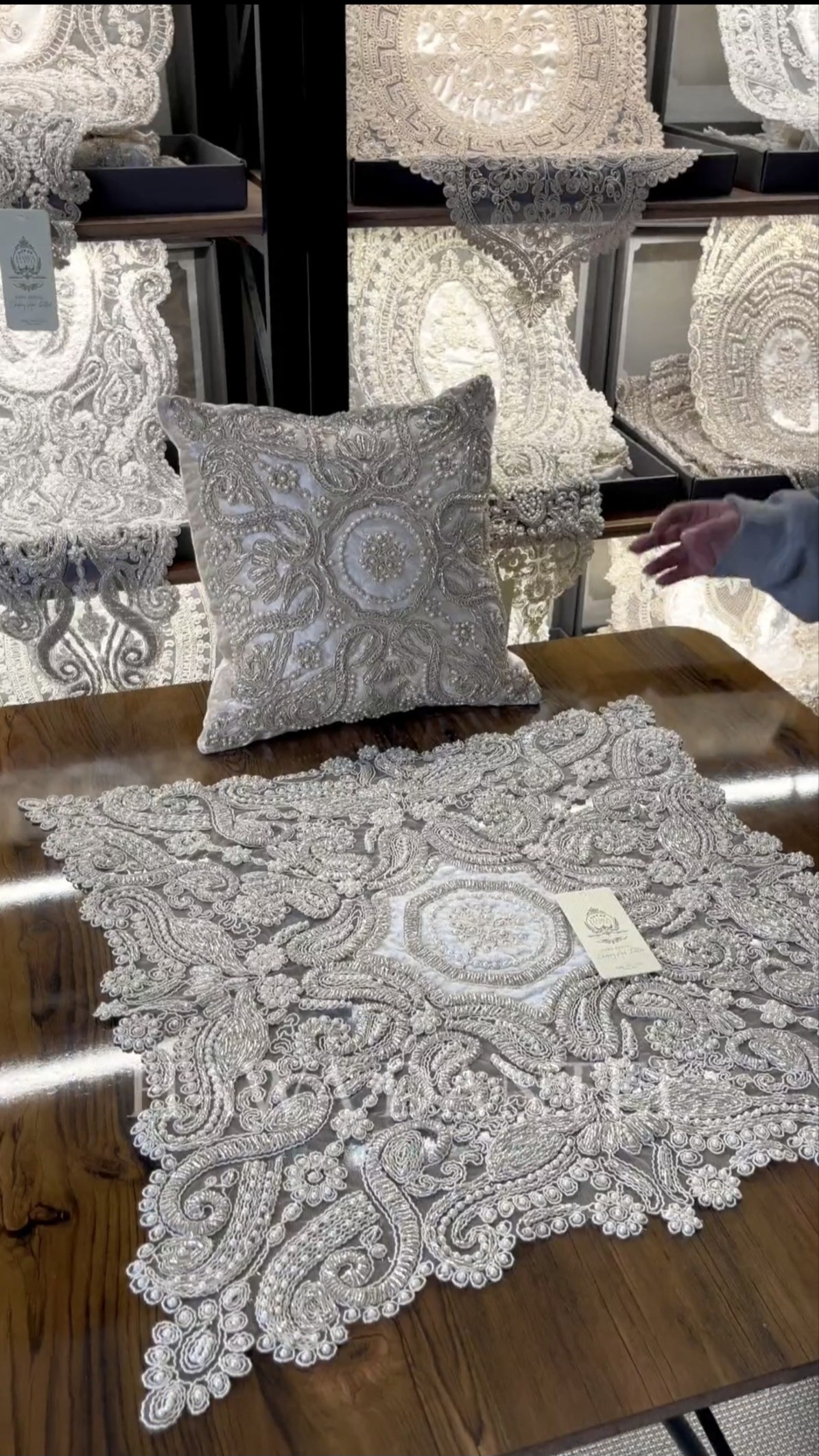 رومیزی شاهکار جواهردوزی (سه تیکه مربع)